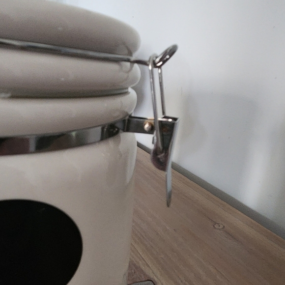 🐭 Disney Mickey Mouse Ceramic Canister – Storage Jar, Classic Design, Clean Con - Picture 5 of 14